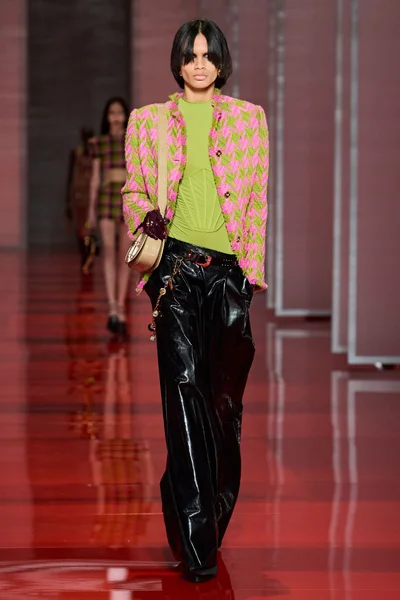 Look 44